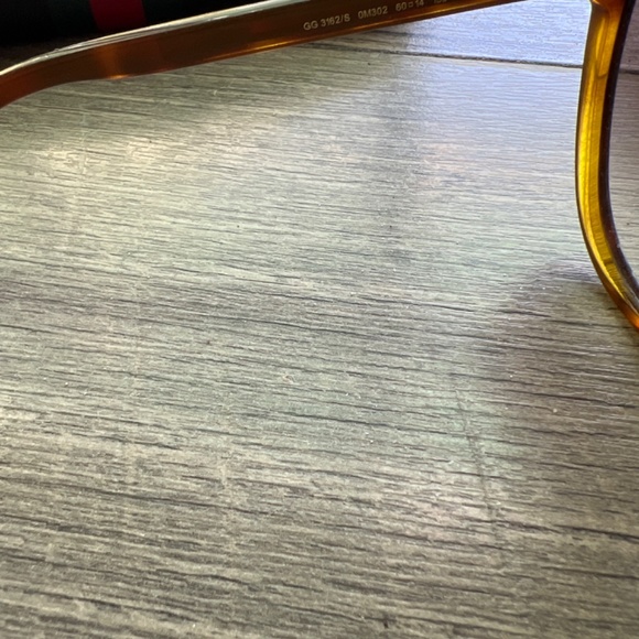 Gucci Cat Eye Sunglasses - Picture 3 of 4